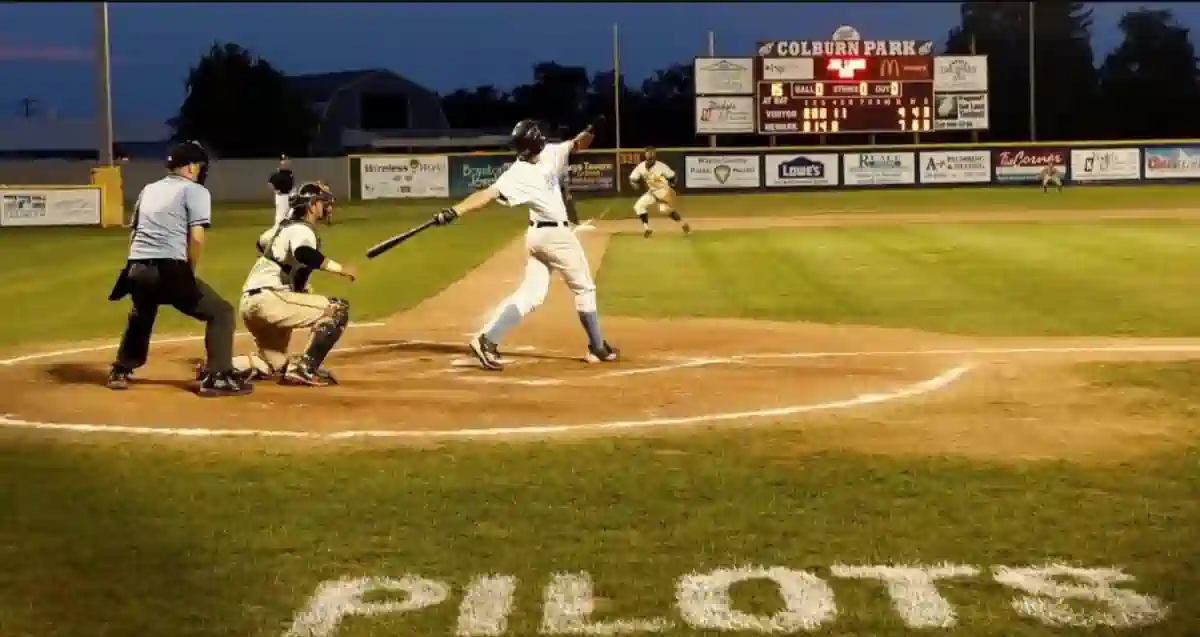 Newark Pilots vs. Niagara Ironbacks Photo